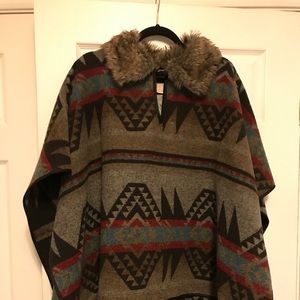 FOREVER 21-  Aztec Poncho
